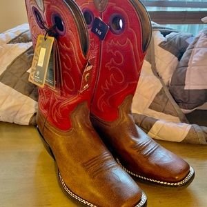 NWT Ariat Crossfire Western Boots Women’s 9M